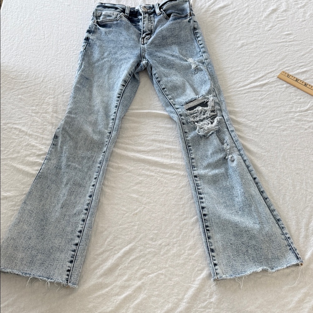 Vervet Los Angeles Womens size 24 Distressed High-Rise Crop Flare Jeans AcidWash - Picture 12 of 16
